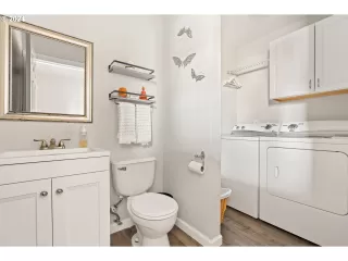 Photo #4: 24275363 Listing