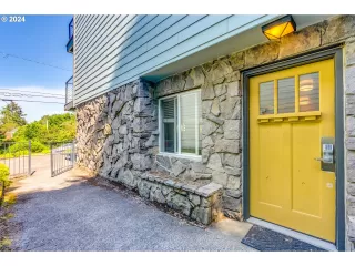 Photo #1: 24275793 Listing