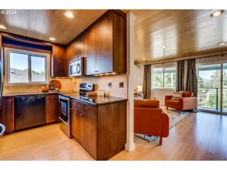 Photo #4: 24275793 Listing