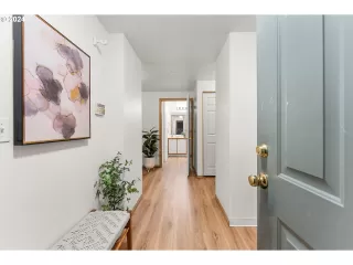 Photo #1: 24276298 Listing