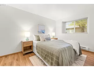 Photo #4: 24276298 Listing