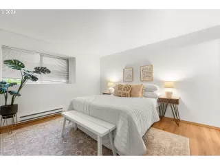 Photo #5: 24276298 Listing