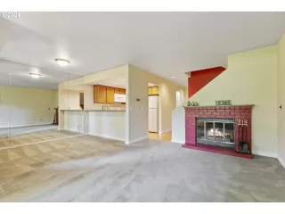 Photo #5: 24276657 Listing