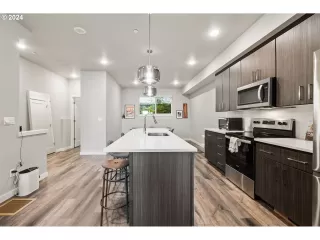 Photo #1: 24276848 Listing 