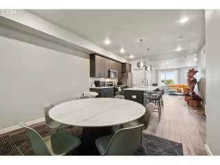 Photo #4: 24276848 Listing 