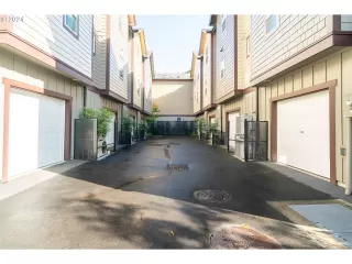 Photo #3: 24277100 Listing 