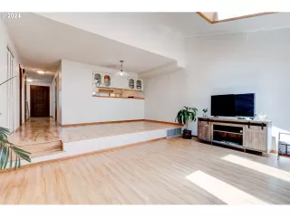 Photo #6: 24277862 Listing 