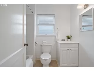 Photo #5: 24278032 Listing 