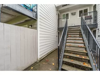 Photo #4: 24278282 Listing