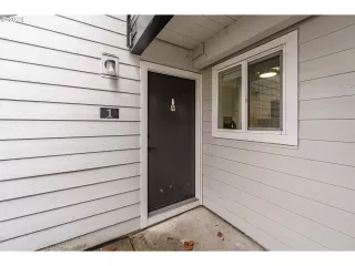 Photo #5: 24278282 Listing