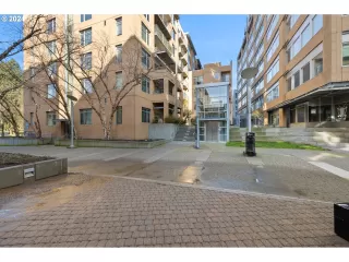 Photo #2: 24278413 Listing