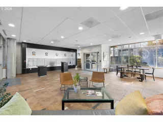 Photo #5: 24278413 Listing