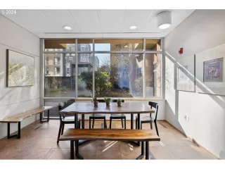 Photo #6: 24278413 Listing