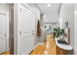 Photo #1: 24279322 Listing 