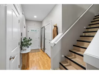 Photo #5: 24279322 Listing 