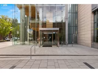 Photo #2: 24279378 Listing 