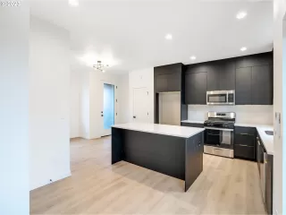 Photo #3: 24279790 Listing 