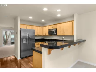 Photo #3: 24280523 Listing