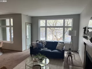 Photo #2: 24280628 Listing