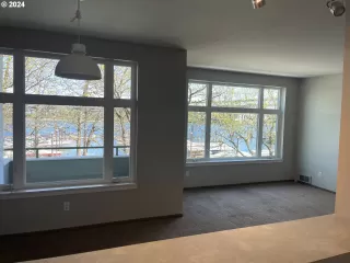 Photo #4: 24280628 Listing