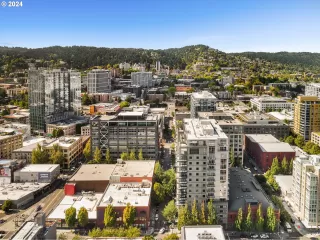 Photo #2: 24280652 Listing 