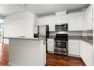 Photo #1: 24281500 Listing