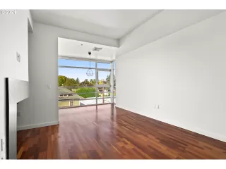 Photo #6: 24281500 Listing