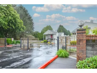 Photo #3: 24281948 Listing