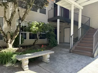 Photo #5: 24281948 Listing