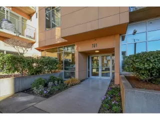 Photo #2: 24282408 Listing