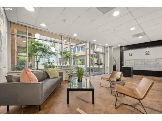 Photo #3: 24282408 Listing