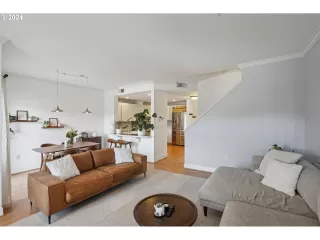 Photo #3: 24282631 Listing