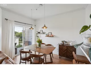 Photo #6: 24282631 Listing