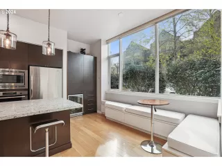 Photo #3: 24283764 Listing