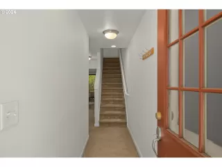 Photo #3: 24283976 Listing