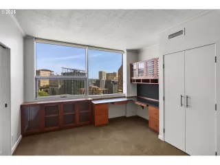 Photo #5: 242840709 Listing 