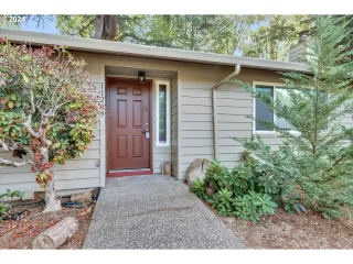 Photo #3: 24284107 Listing