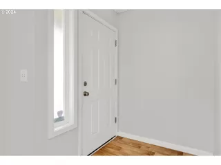 Photo #4: 24284107 Listing