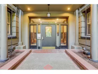 Photo #2: 24284861 Listing 