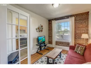 Photo #6: 24284861 Listing 