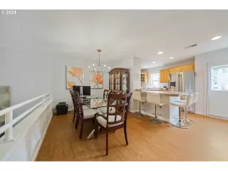 Photo #1: 24285305 Listing