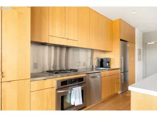 Photo #1: 24285418 Listing