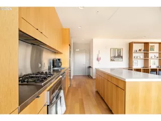 Photo #2: 24285418 Listing