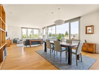 Photo #5: 24285418 Listing