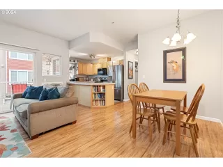 Photo #1: 24285942 Listing 