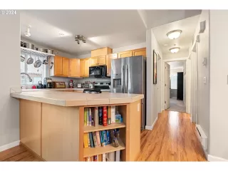 Photo #3: 24285942 Listing 