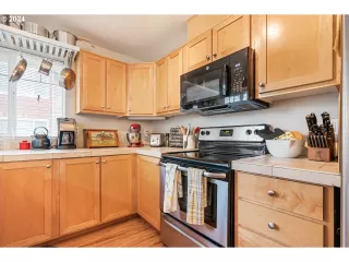 Photo #5: 24285942 Listing 