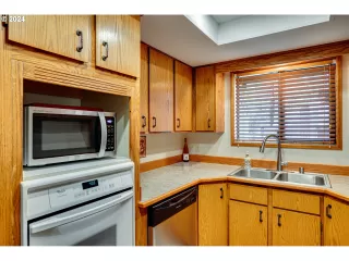 Photo #5: 24286101 Listing 