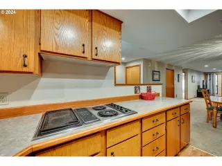 Photo #6: 24286101 Listing 