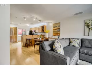 Photo #3: 24286306 Listing